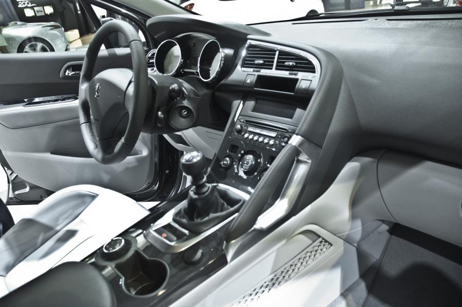  Peugeot 3008 2010 года  (фото 74 из 148)